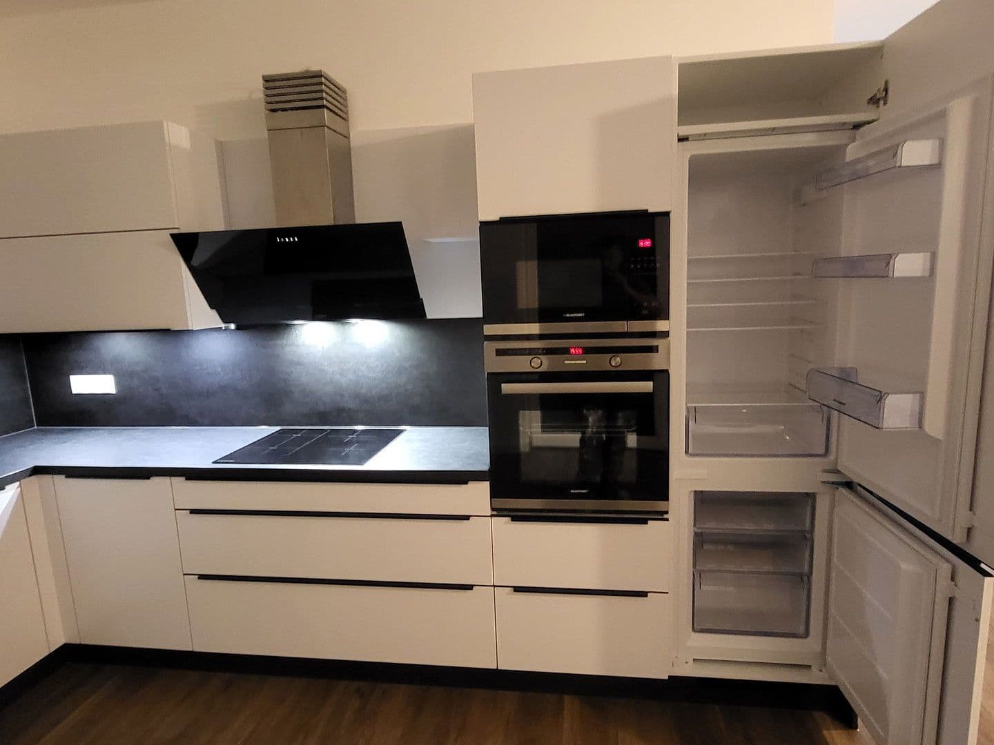 Prenájom bytu 4-izbový 140 m², Minden, Severné Porýnie - Westfálsko Prenájom bytu 4-izbový 140 m², Minden, Severné Porýnie - Westfálsko