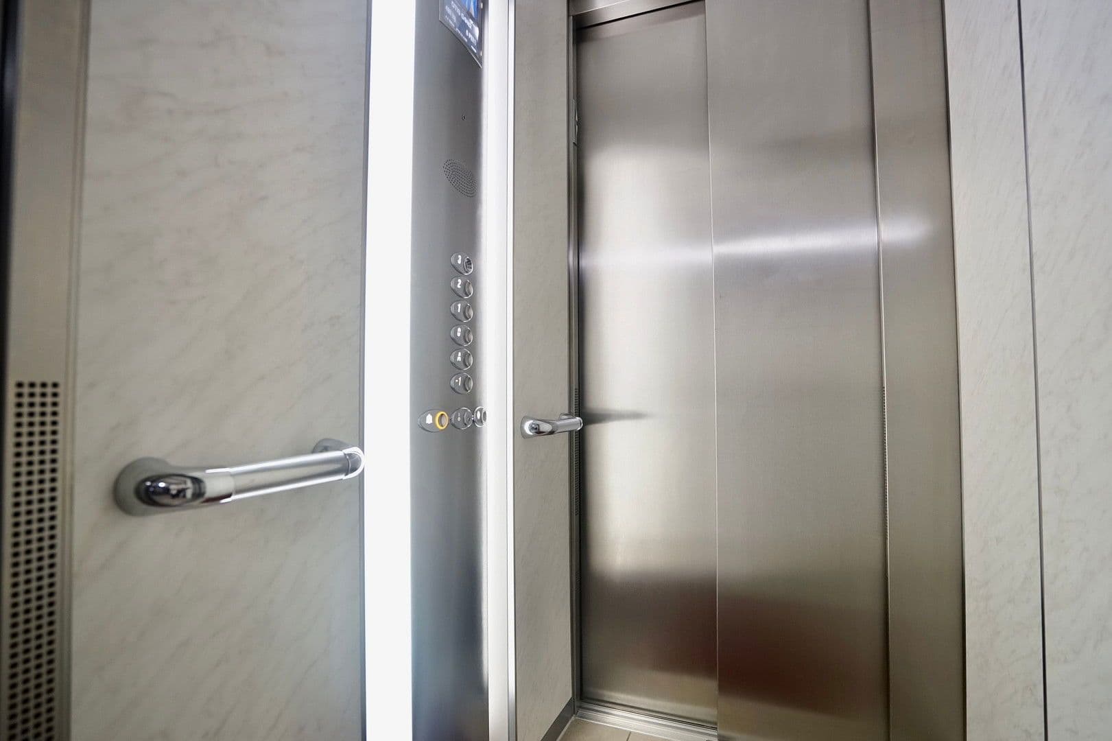 Prenájom bytu 3-izbový 109 m², Wiesbaden, Hesensko Prenájom bytu 3-izbový 109 m², Wiesbaden, Hesensko