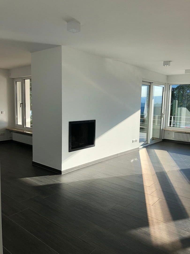 Prenájom domu 300 m², pozemek 1.899 m², Bürgstadt, Bavorsko Prenájom domu 300 m², pozemek 1.899 m², Bürgstadt, Bavorsko