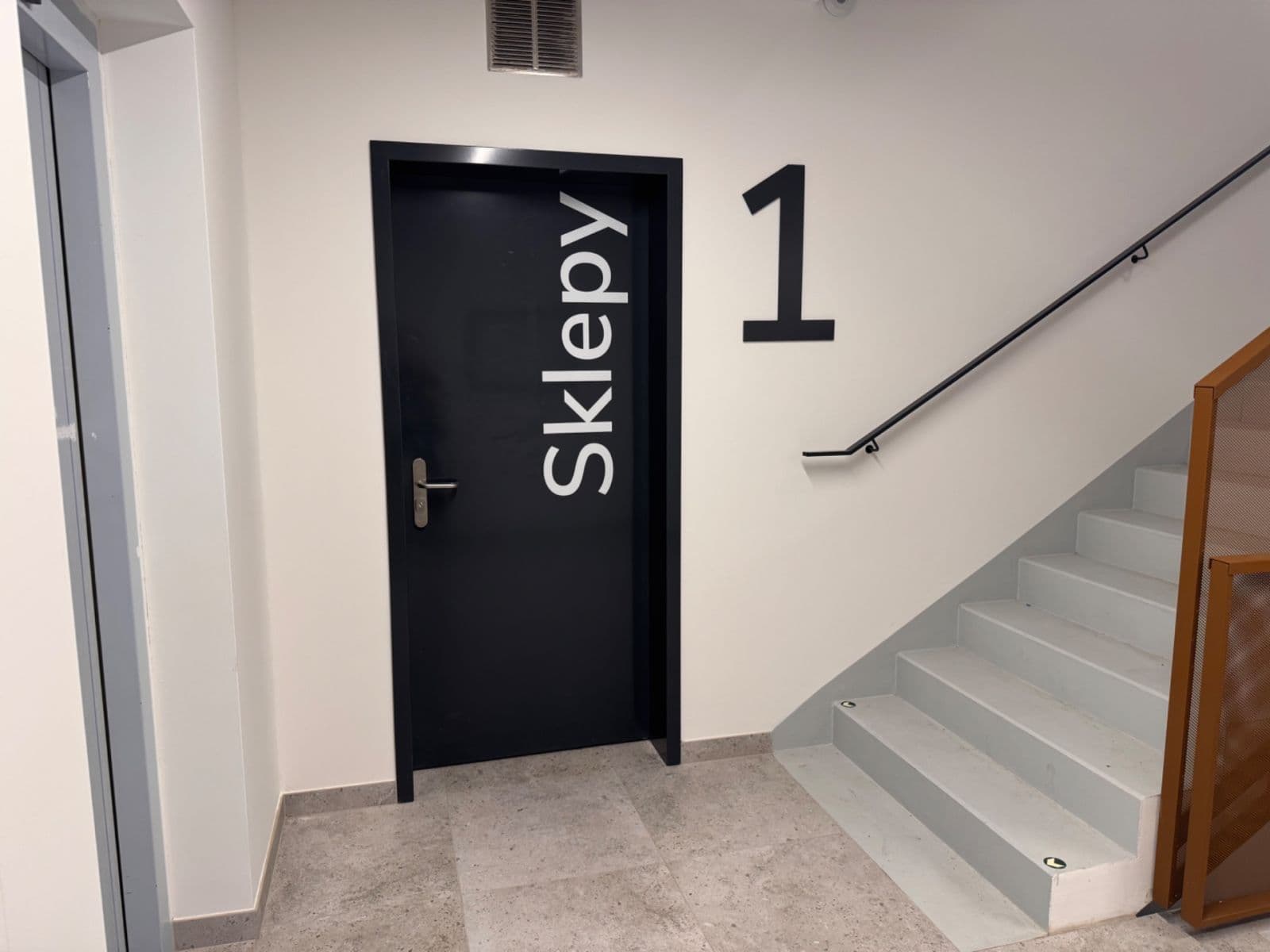 Predaj nebytového priestoru 15 m², Boloňská, Praha, Praha Predaj nebytového priestoru 15 m², Boloňská, Praha, Praha