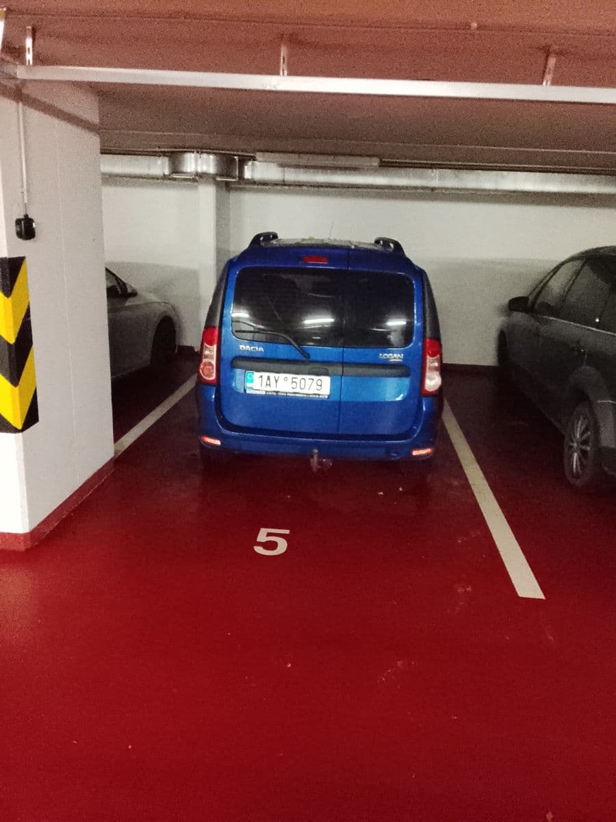 Prenájom garáže 15 m², Pelušková, Praha, Praha Prenájom garáže 15 m², Pelušková, Praha, Praha