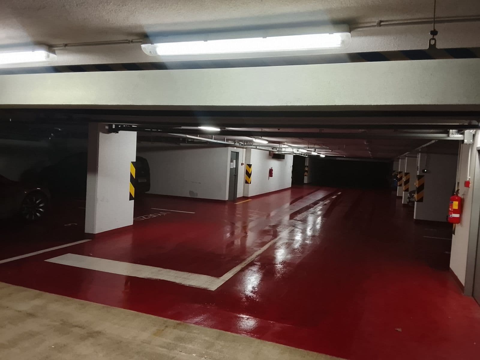 Prenájom garáže 15 m², Pelušková, Praha, Praha Prenájom garáže 15 m², Pelušková, Praha, Praha