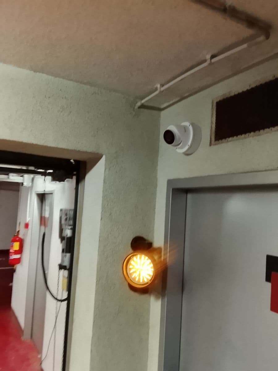 Prenájom garáže 15 m², Pelušková, Praha, Praha Prenájom garáže 15 m², Pelušková, Praha, Praha