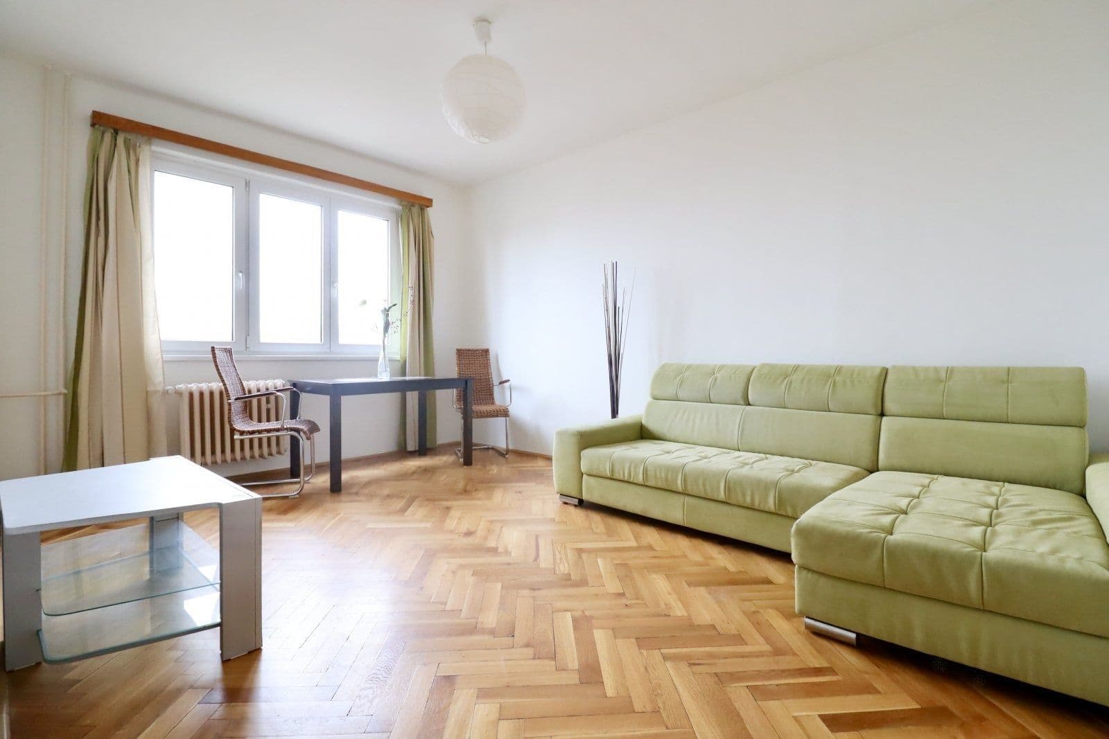 Prenájom bytu 2-izbový 54 m², Kamerunská, Praha, Praha Prenájom bytu 2-izbový 54 m², Kamerunská, Praha, Praha