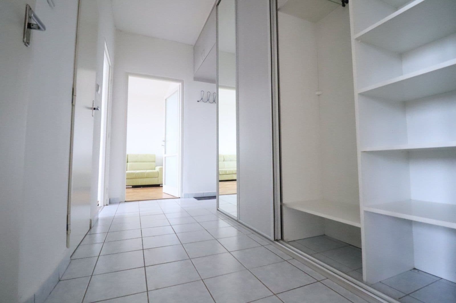 Prenájom bytu 2-izbový 54 m², Kamerunská, Praha, Praha Prenájom bytu 2-izbový 54 m², Kamerunská, Praha, Praha