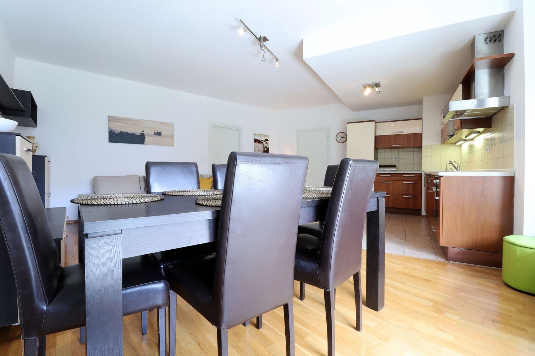 Prenájom bytu 3-izbový 80 m², Paťanka, Praha, Praha Prenájom bytu 3-izbový 80 m², Paťanka, Praha, Praha