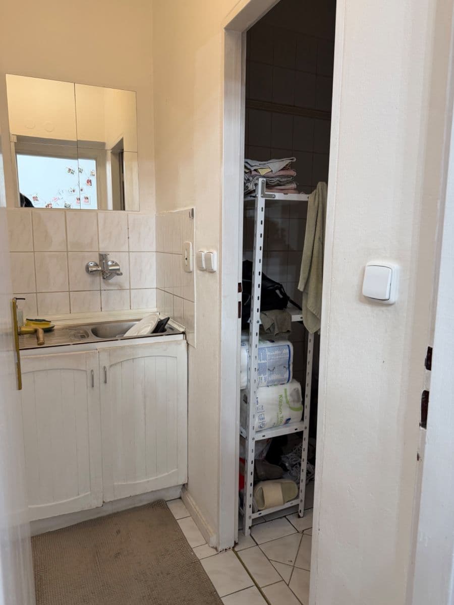 Prenájom nebytového priestoru 26 m², Záhřebská, Praha, Praha Prenájom nebytového priestoru 26 m², Záhřebská, Praha, Praha