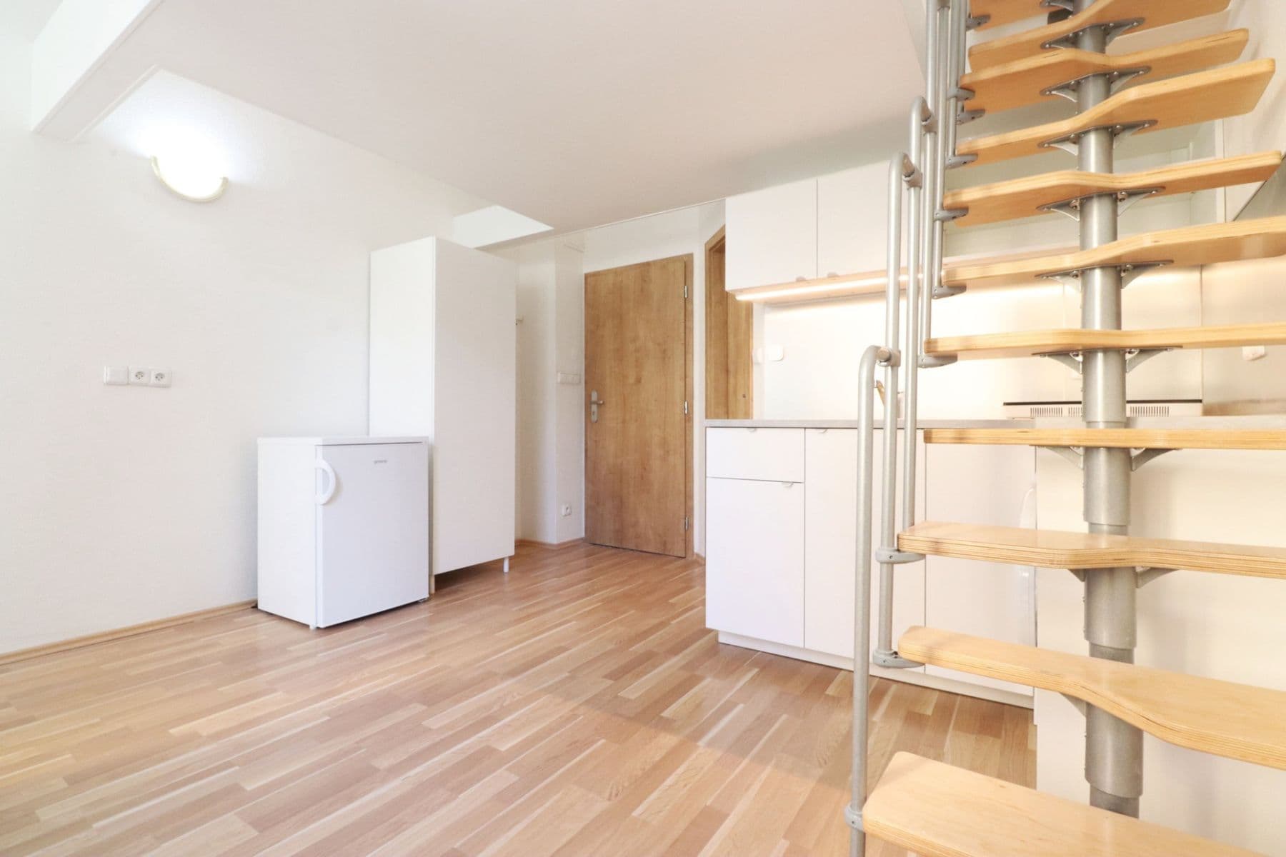 Prenájom bytu 1-izbový 17 m², Radlická, Praha, Praha Prenájom bytu 1-izbový 17 m², Radlická, Praha, Praha