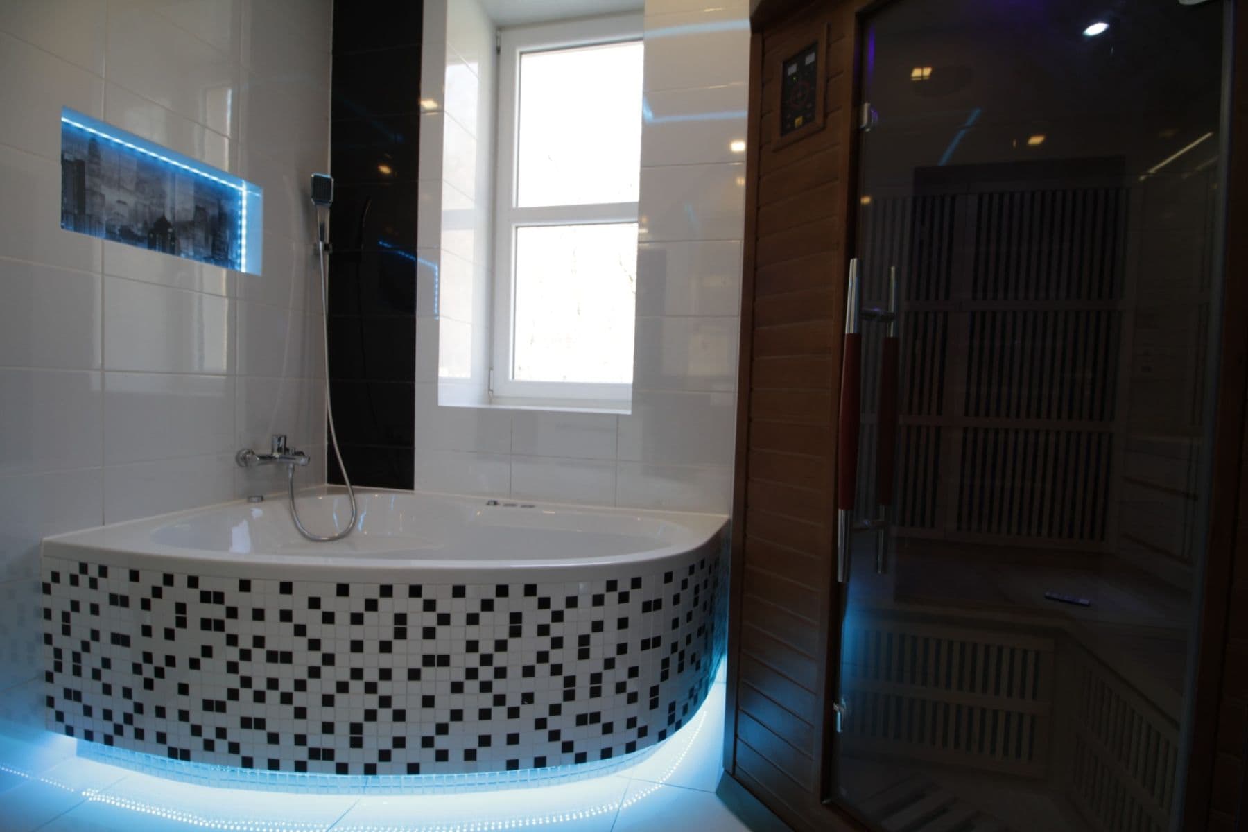 Prenájom bytu 4-izbový 107 m², Plzeňská, Praha, Praha Prenájom bytu 4-izbový 107 m², Plzeňská, Praha, Praha