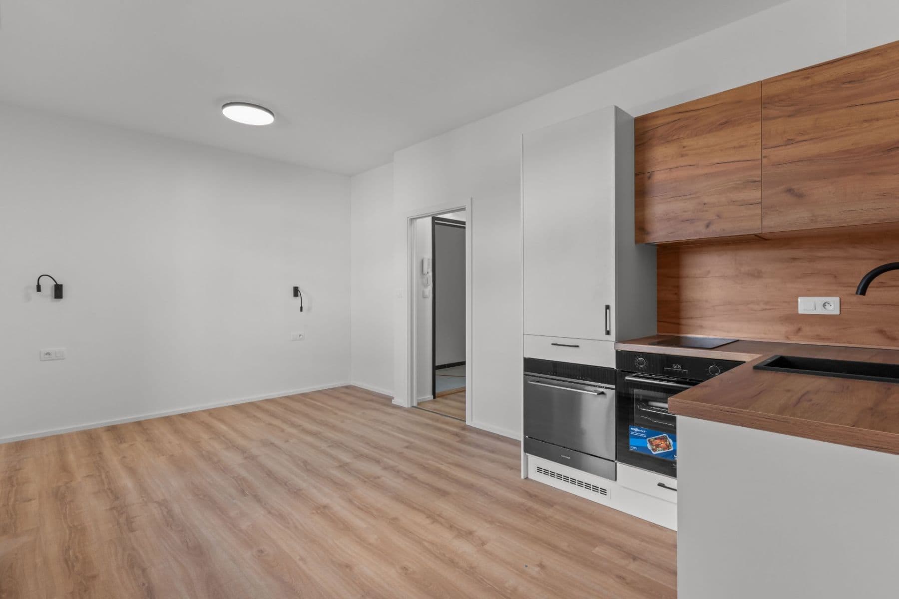 Prenájom bytu 1-izbový 21 m², Jenečská, Praha, Praha Prenájom bytu 1-izbový 21 m², Jenečská, Praha, Praha