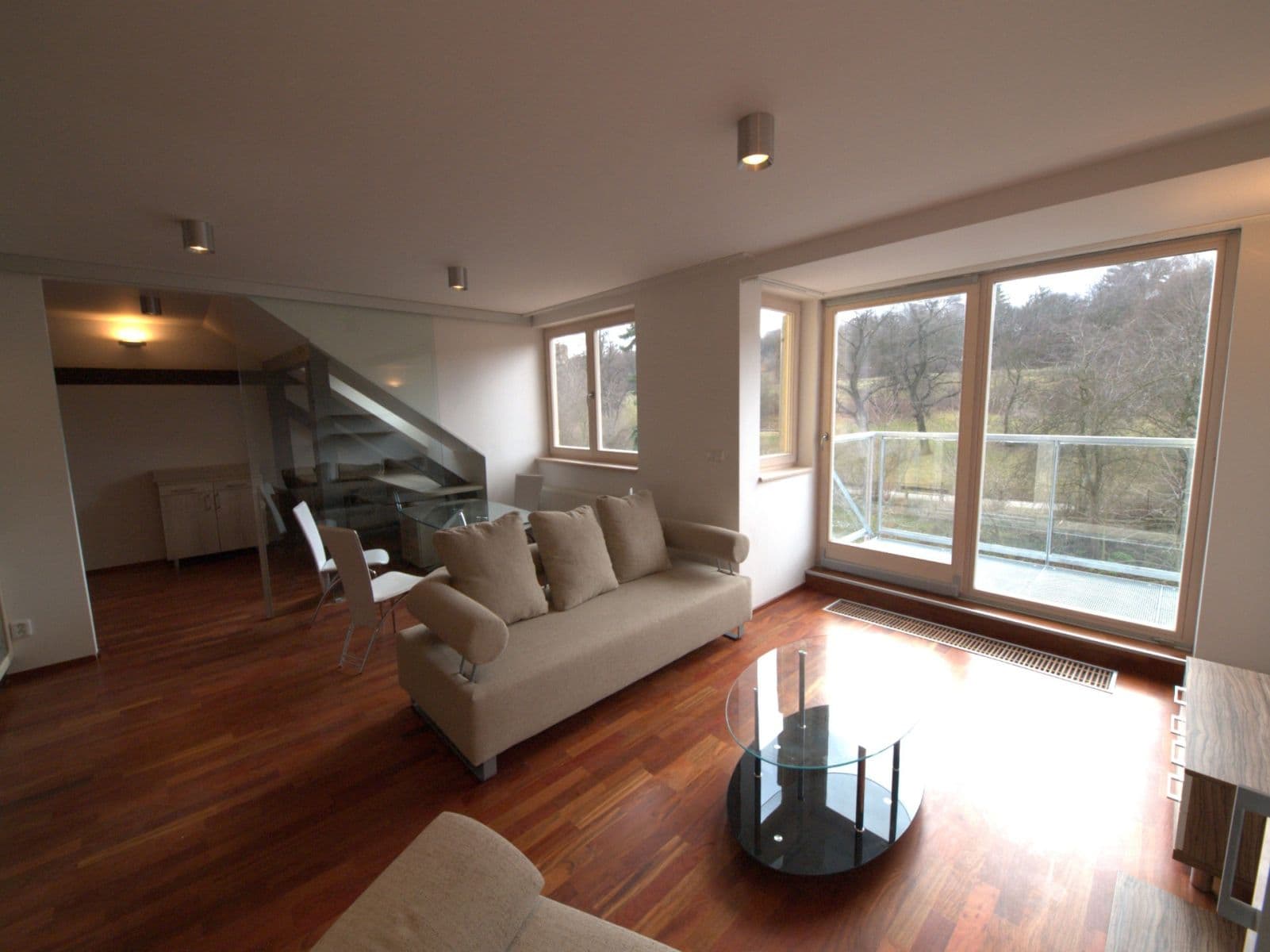 Prenájom bytu 4-izbový 77 m², Nad Závěrkou, Praha, Praha Prenájom bytu 4-izbový 77 m², Nad Závěrkou, Praha, Praha