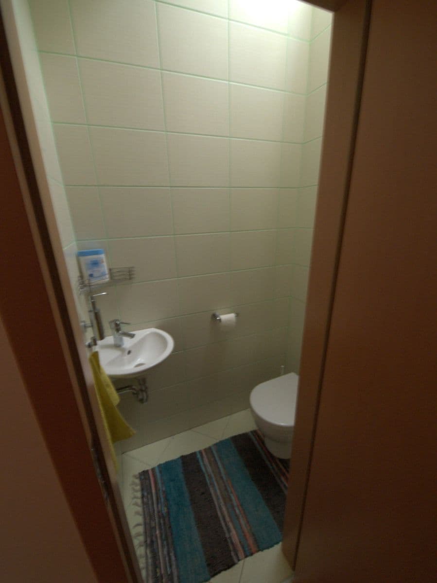 Prenájom bytu 4-izbový 77 m², Nad Závěrkou, Praha, Praha Prenájom bytu 4-izbový 77 m², Nad Závěrkou, Praha, Praha