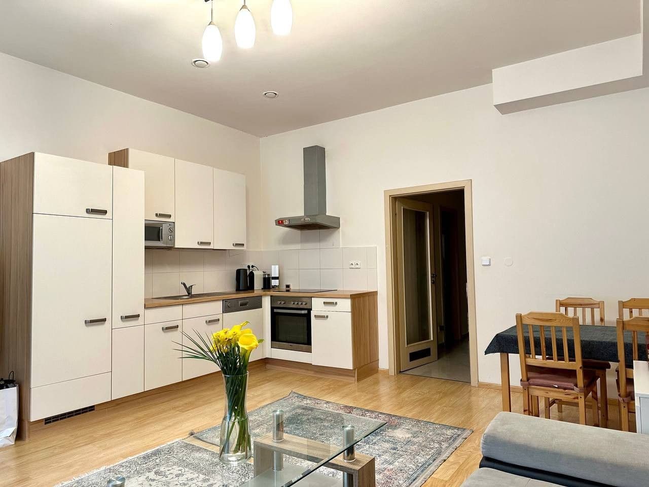 Prenájom bytu 2-izbový 50 m², Bořivojova, Praha, Praha Prenájom bytu 2-izbový 50 m², Bořivojova, Praha, Praha