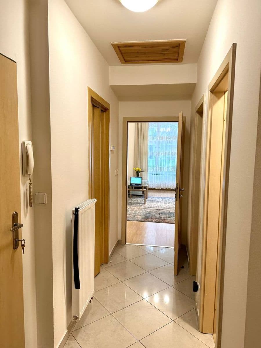 Prenájom bytu 2-izbový 50 m², Bořivojova, Praha, Praha Prenájom bytu 2-izbový 50 m², Bořivojova, Praha, Praha