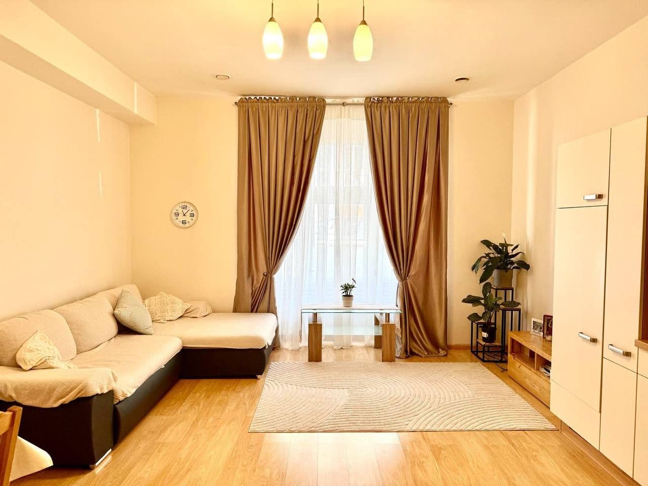 Prenájom bytu 2-izbový 55 m², Bořivojova, Praha, Praha Prenájom bytu 2-izbový 55 m², Bořivojova, Praha, Praha