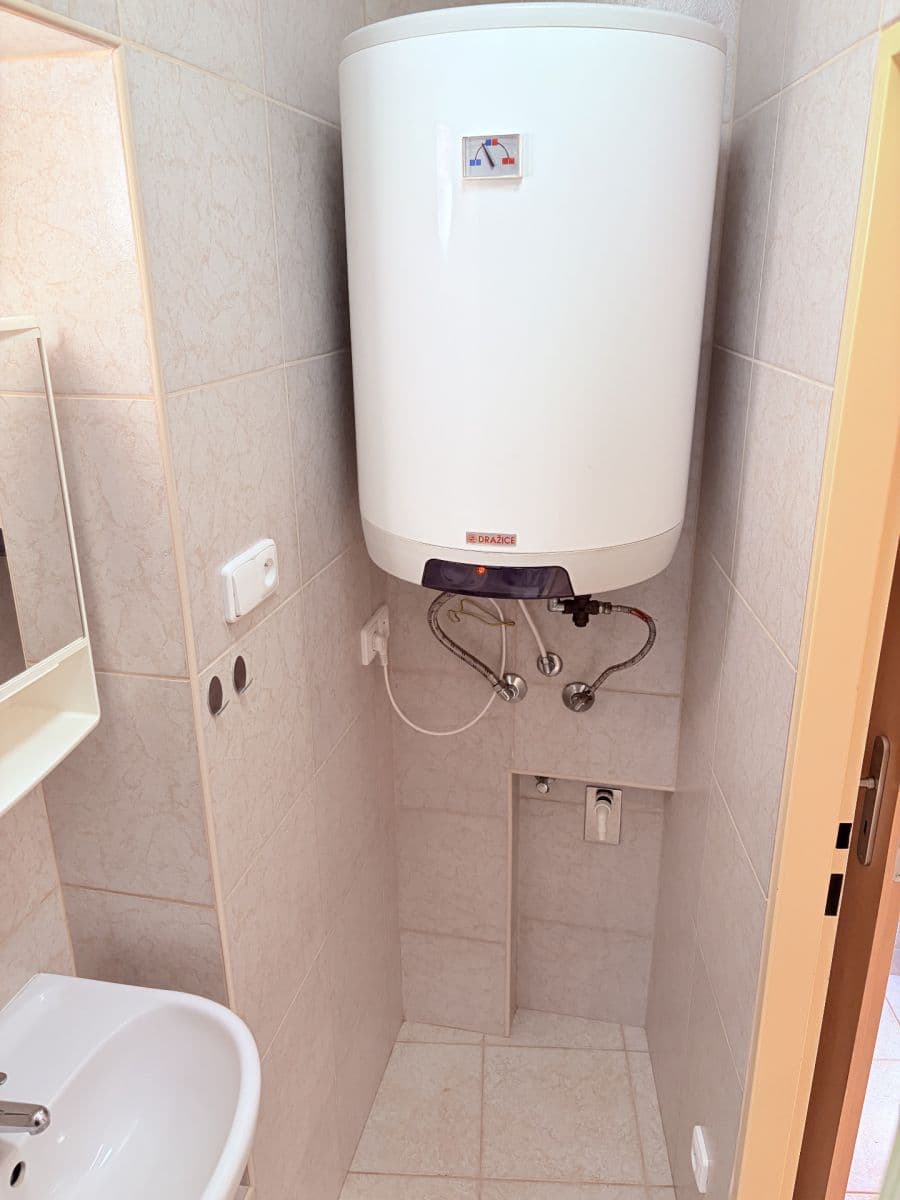 Predaj bytu 1-izbový 38 m², Varšavská, Praha, Praha Predaj bytu 1-izbový 38 m², Varšavská, Praha, Praha