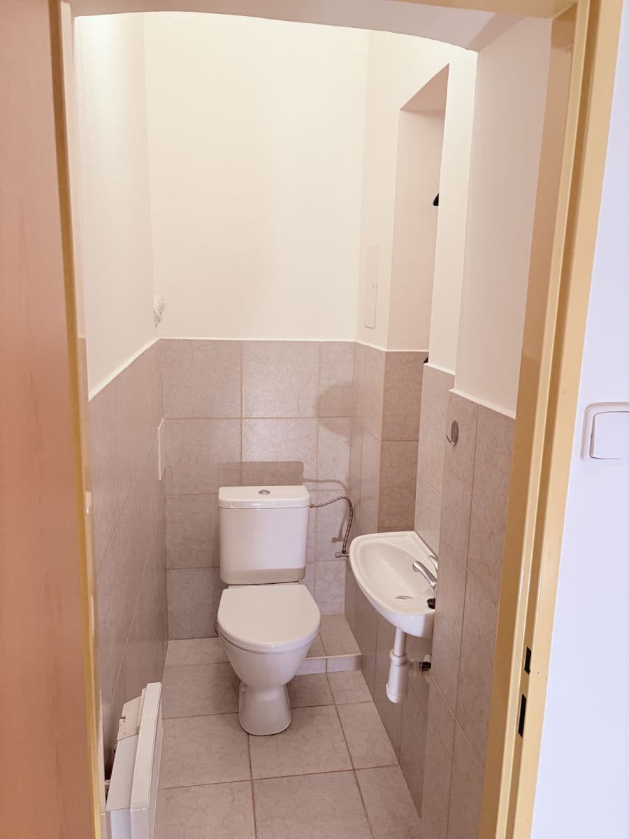 Predaj bytu 1-izbový 38 m², Varšavská, Praha, Praha Predaj bytu 1-izbový 38 m², Varšavská, Praha, Praha