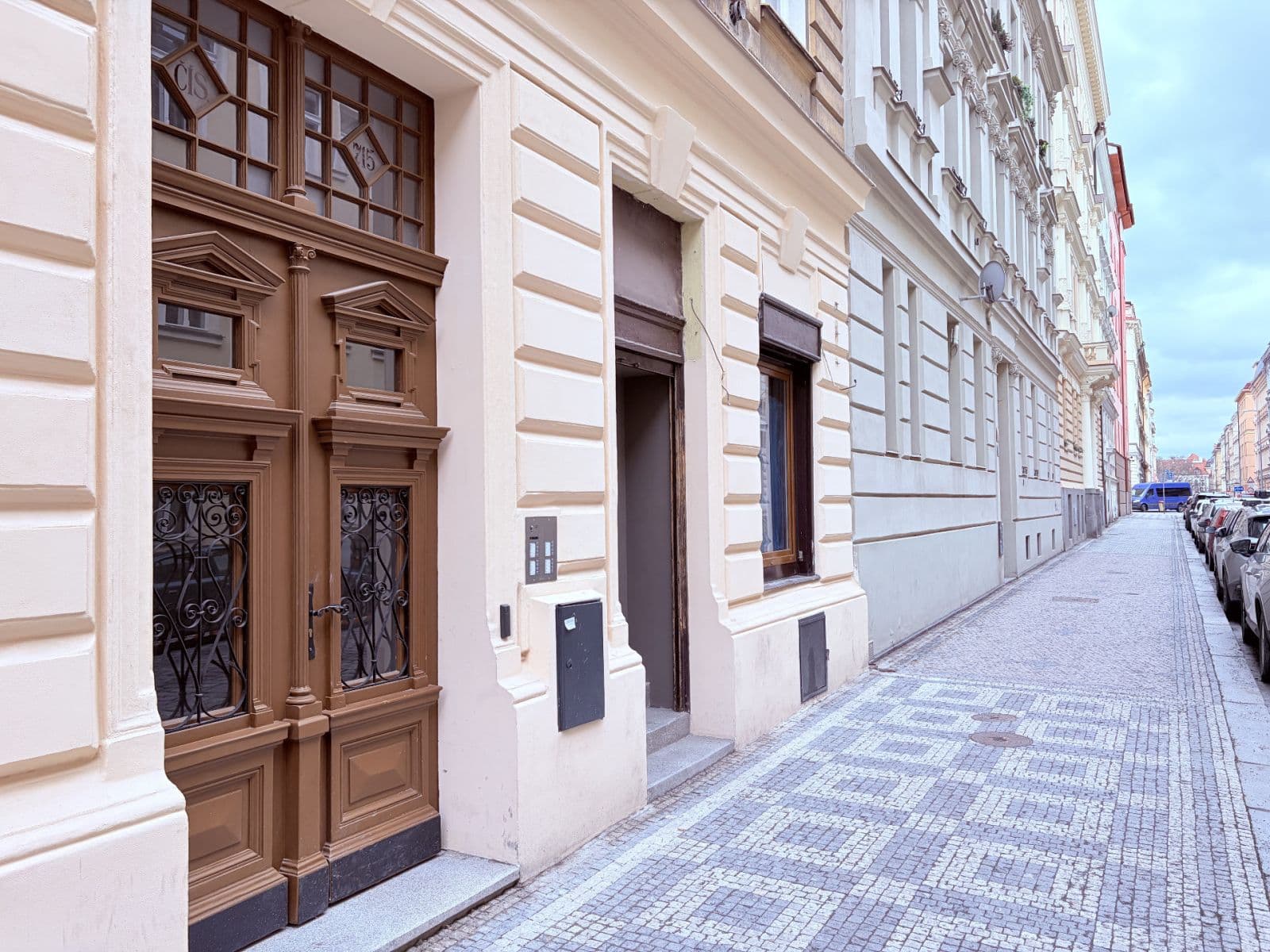 Predaj bytu 1-izbový 38 m², Varšavská, Praha, Praha Predaj bytu 1-izbový 38 m², Varšavská, Praha, Praha