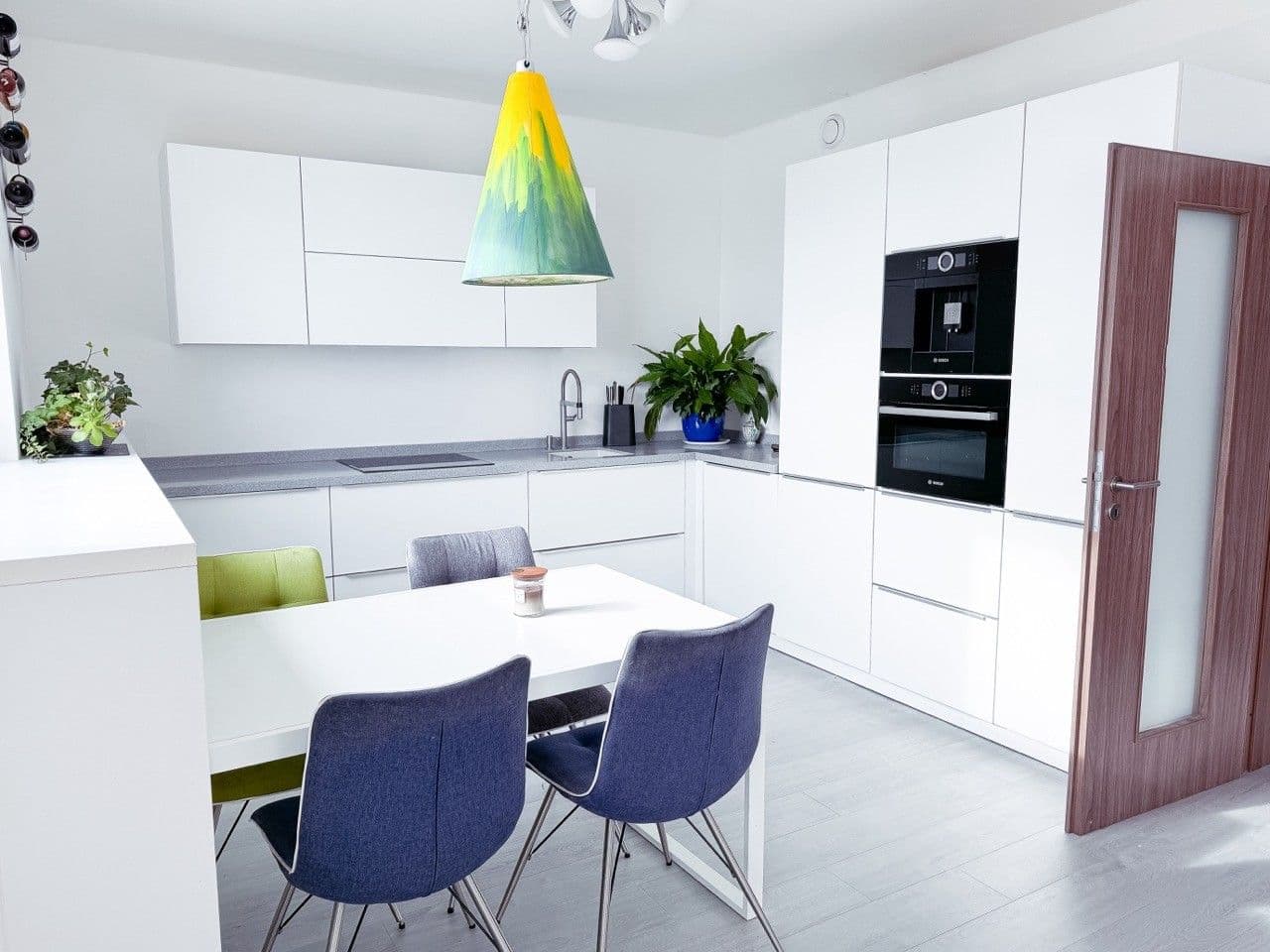 Prenájom bytu 4-izbový 122 m², náměstí Junkových, Praha, Praha Prenájom bytu 4-izbový 122 m², náměstí Junkových, Praha, Praha