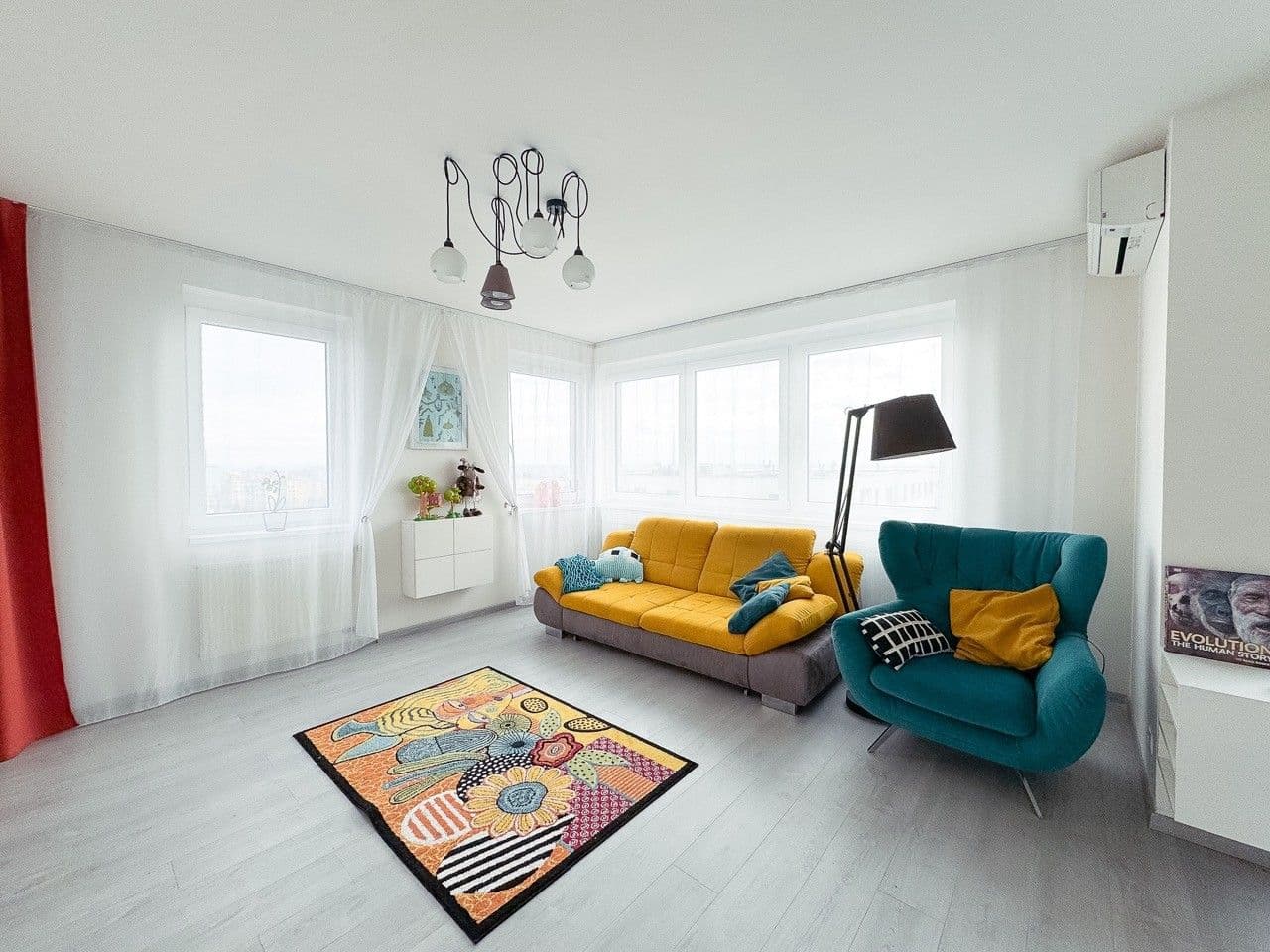 Prenájom bytu 4-izbový 122 m², náměstí Junkových, Praha, Praha Prenájom bytu 4-izbový 122 m², náměstí Junkových, Praha, Praha