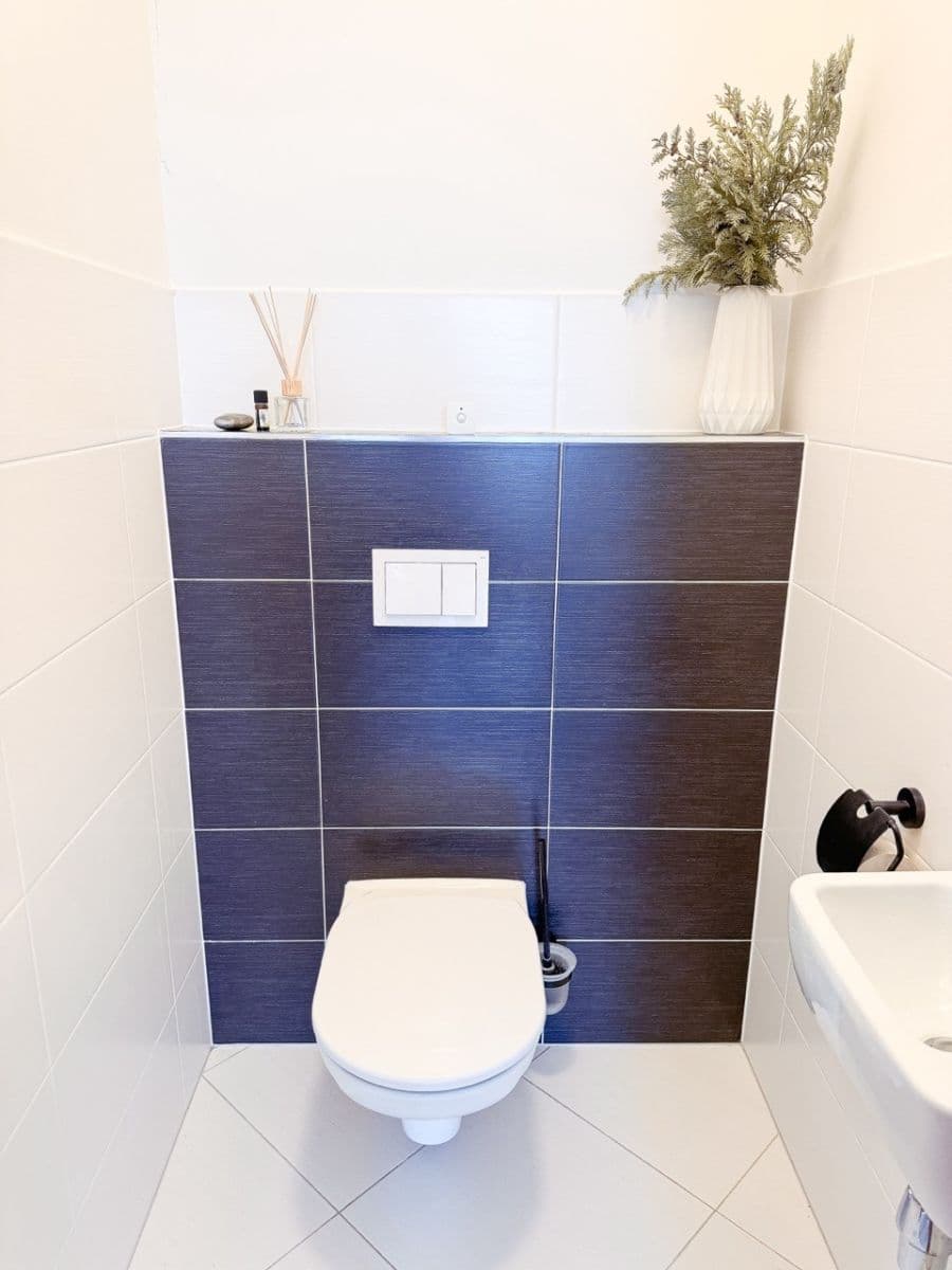 Prenájom bytu 4-izbový 122 m², náměstí Junkových, Praha, Praha Prenájom bytu 4-izbový 122 m², náměstí Junkových, Praha, Praha