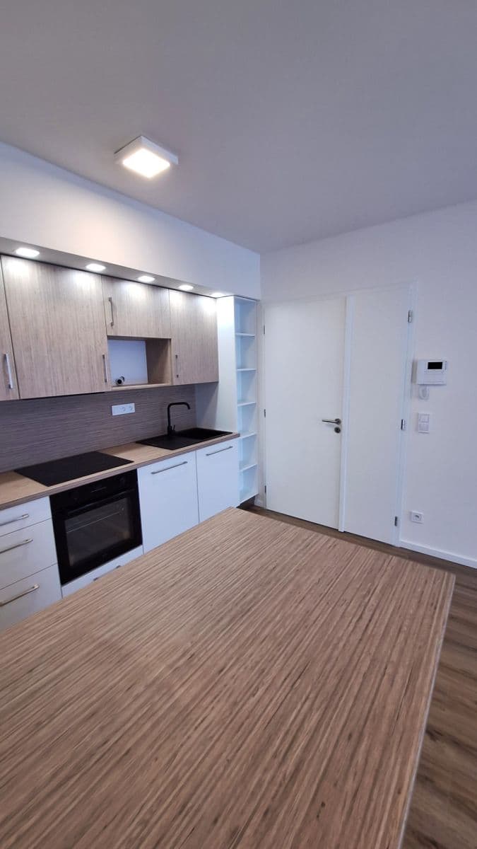 Prenájom bytu 2-izbový 47 m², Ke křížku, Kladno, Středočeský kraj Prenájom bytu 2-izbový 47 m², Ke křížku, Kladno, Středočeský kraj