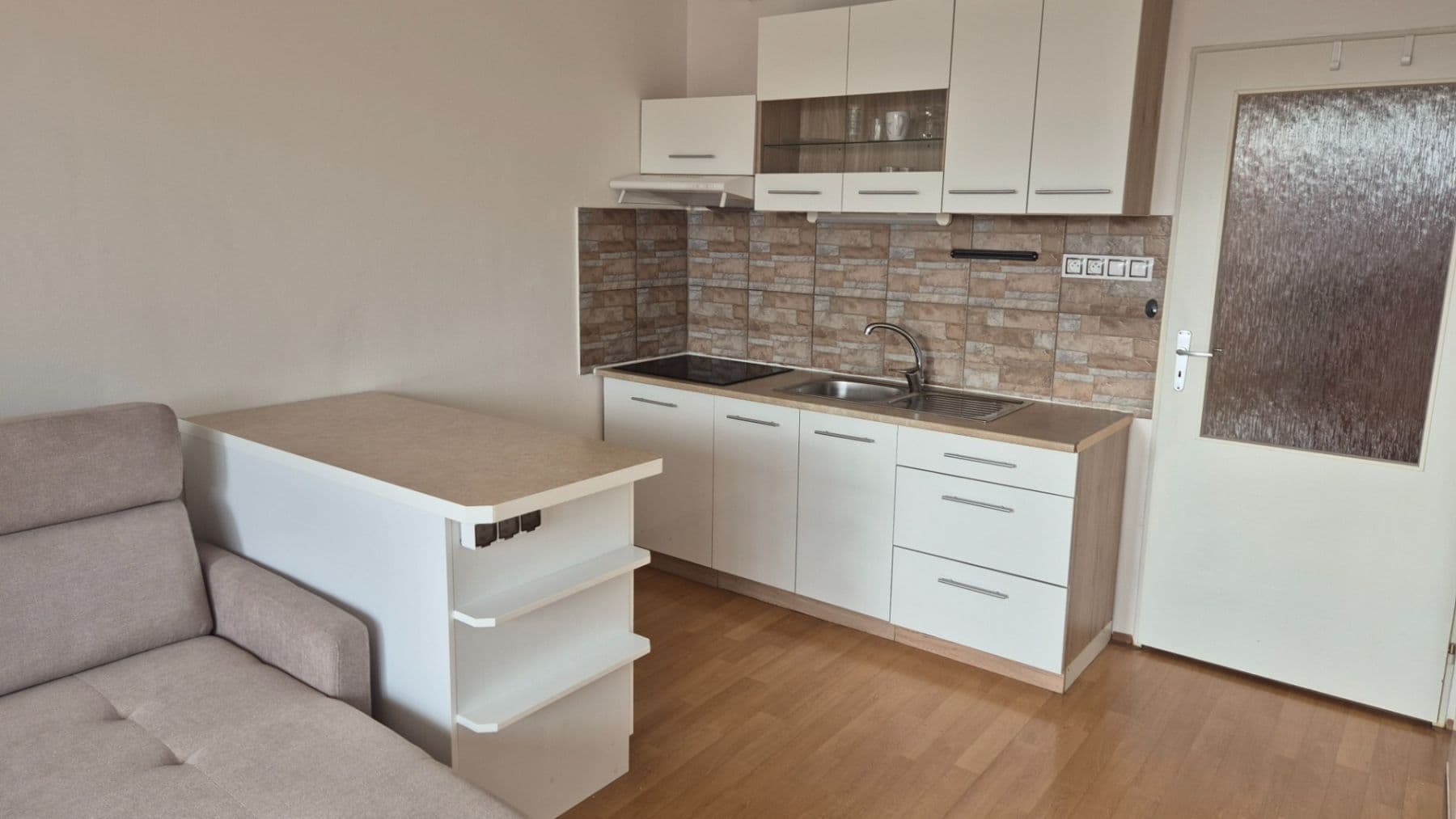 Predaj bytu 1-izbový 40 m², Hnězdenská, Praha, Praha Predaj bytu 1-izbový 40 m², Hnězdenská, Praha, Praha