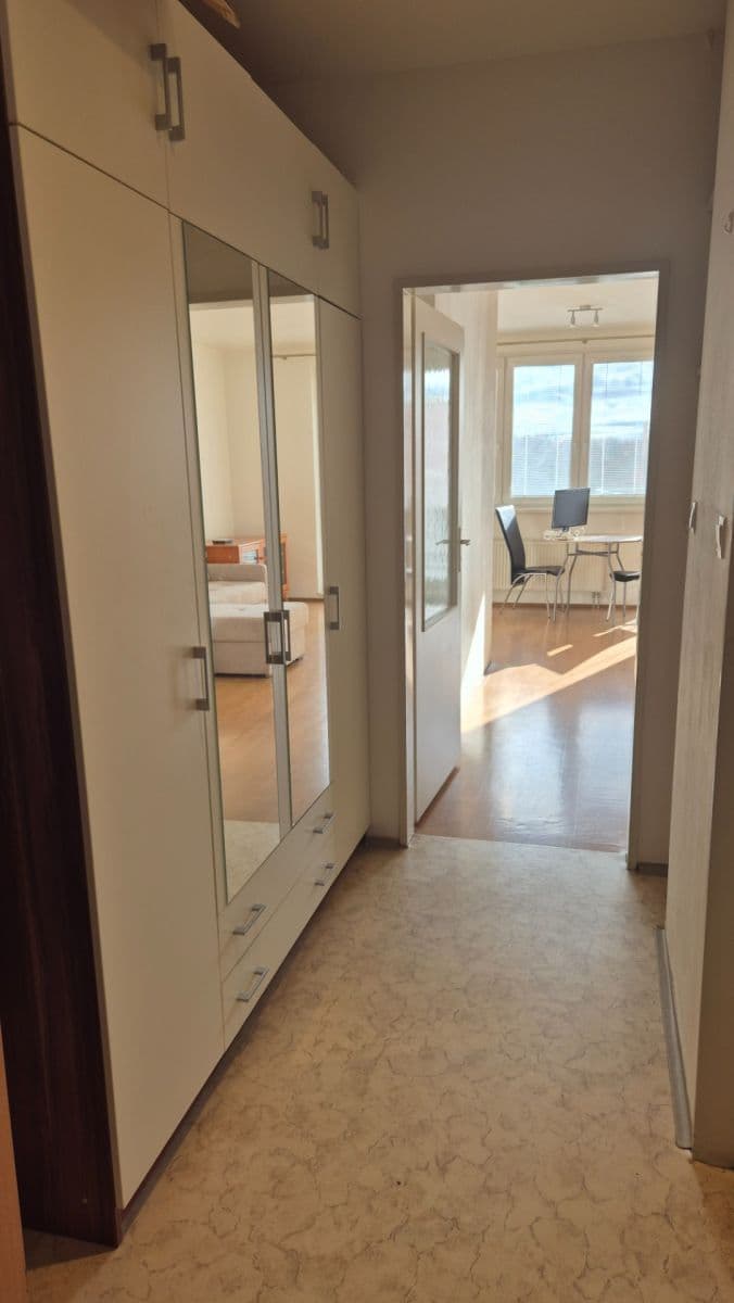 Predaj bytu 1-izbový 40 m², Hnězdenská, Praha, Praha Predaj bytu 1-izbový 40 m², Hnězdenská, Praha, Praha