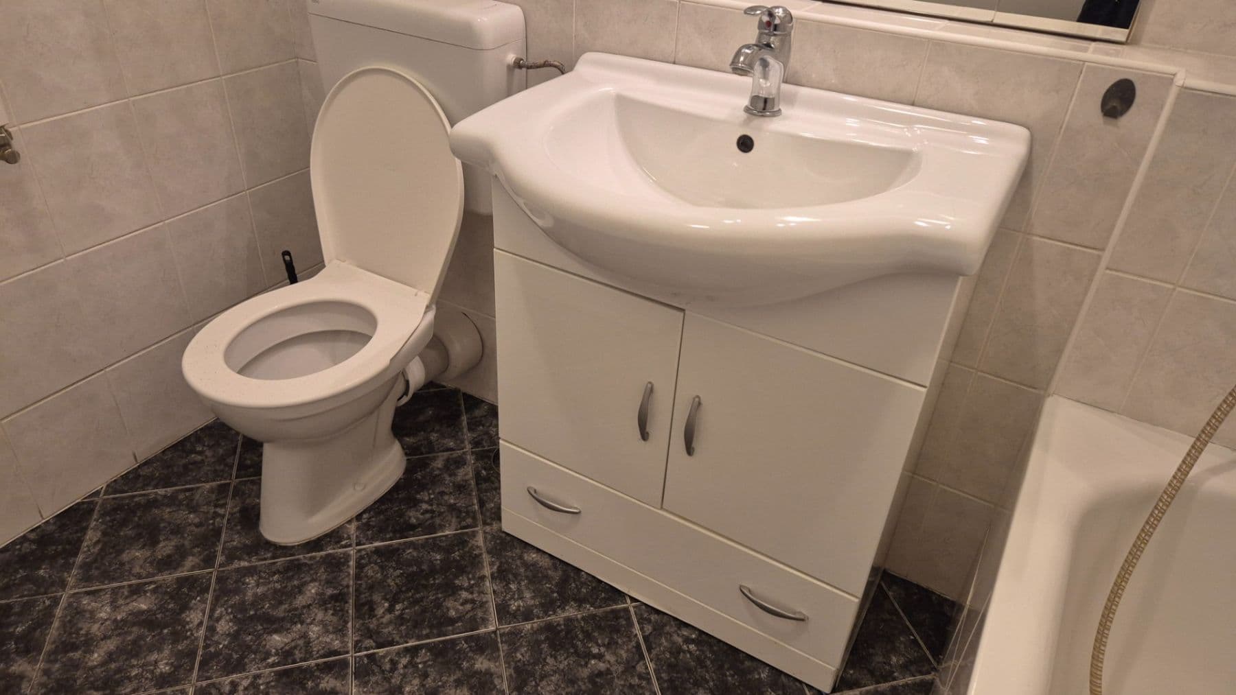 Predaj bytu 1-izbový 40 m², Hnězdenská, Praha, Praha Predaj bytu 1-izbový 40 m², Hnězdenská, Praha, Praha