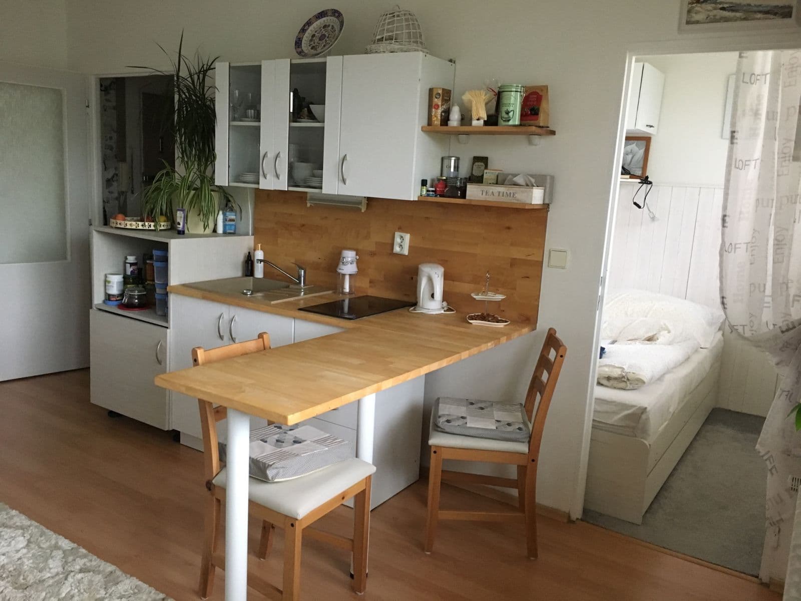 Prenájom bytu 1-izbový 36 m², Písečná, Praha, Praha Prenájom bytu 1-izbový 36 m², Písečná, Praha, Praha