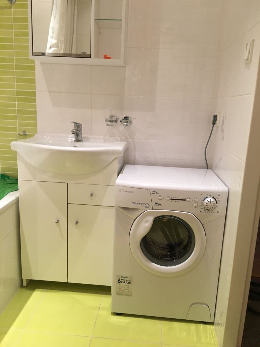 Prenájom bytu 1-izbový 36 m², Písečná, Praha, Praha Prenájom bytu 1-izbový 36 m², Písečná, Praha, Praha