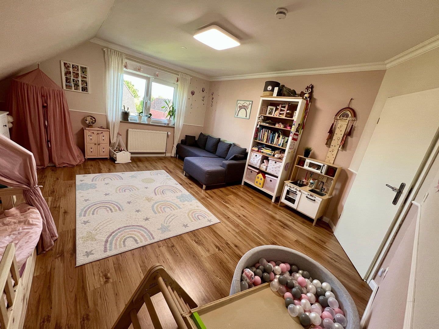 Predaj domu 142 m², pozemek 418 m², Stelle, Dolné Sasko Predaj domu 142 m², pozemek 418 m², Stelle, Dolné Sasko