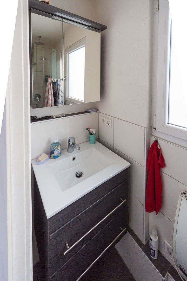 Prenájom bytu 3-izbový 61 m², Rieslingstraße 4, Esslingen am Neckar, Bádensko-Wurttembersko Prenájom bytu 3-izbový 61 m², Rieslingstraße 4, Esslingen am Neckar, Bádensko-Wurttembersko