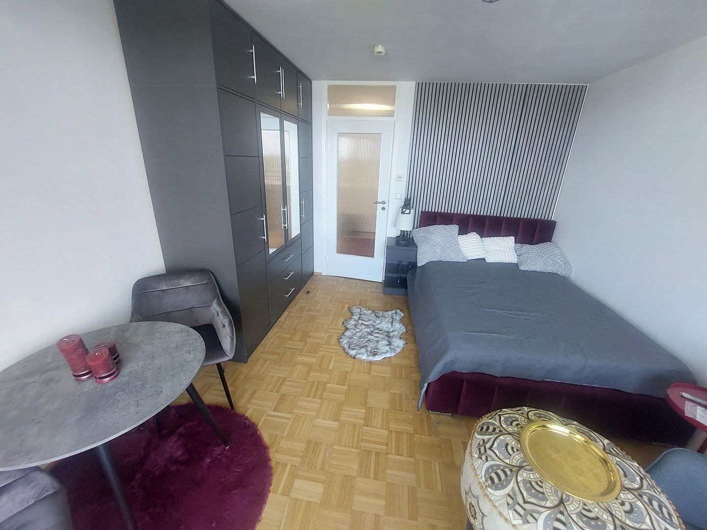 Prenájom bytu 1-izbový 30 m², Freischützstr. 110, München, Bavorsko Prenájom bytu 1-izbový 30 m², Freischützstr. 110, München, Bavorsko