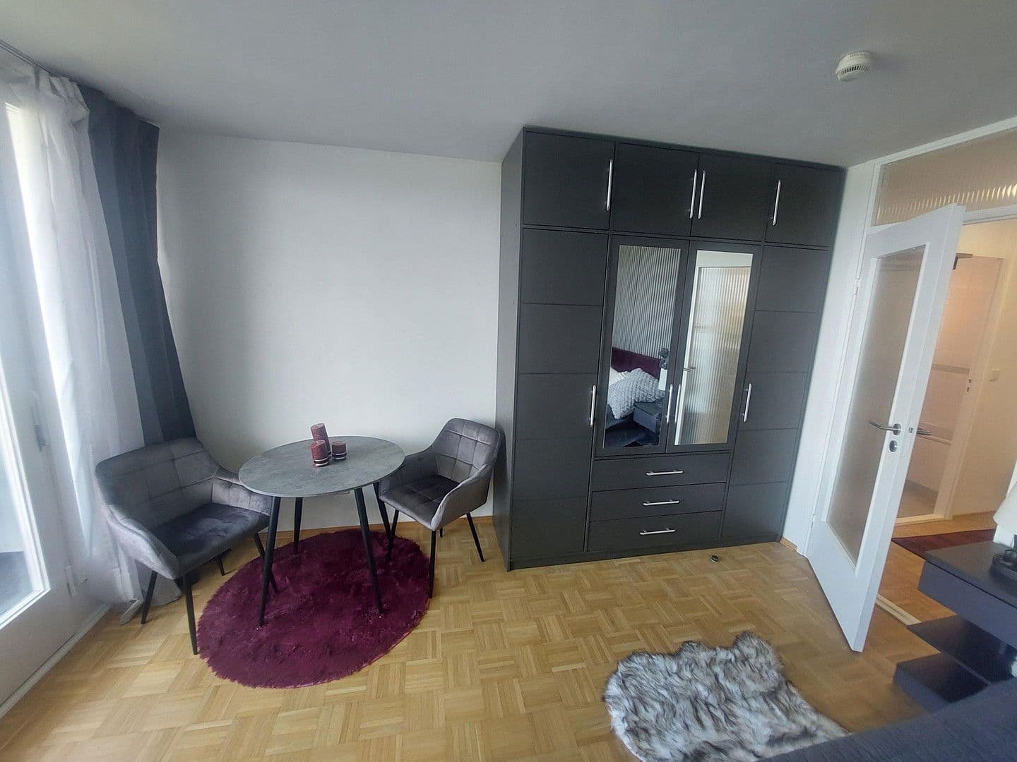 Prenájom bytu 1-izbový 30 m², Freischützstr. 110, München, Bavorsko Prenájom bytu 1-izbový 30 m², Freischützstr. 110, München, Bavorsko