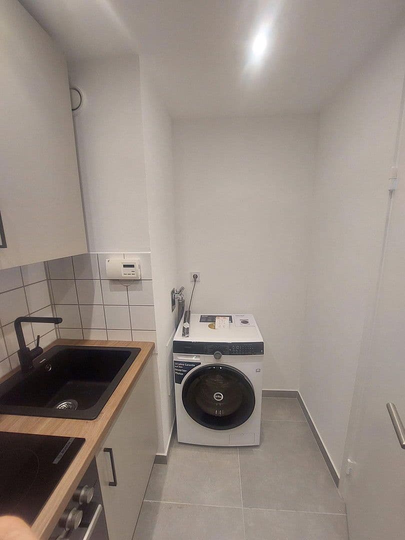 Prenájom bytu 1-izbový 30 m², Freischützstr. 110, München, Bavorsko Prenájom bytu 1-izbový 30 m², Freischützstr. 110, München, Bavorsko