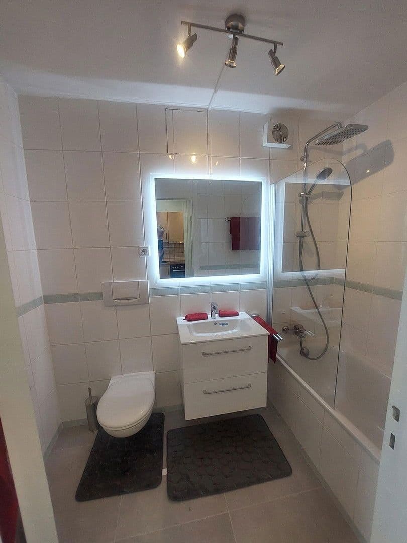 Prenájom bytu 1-izbový 30 m², Freischützstr. 110, München, Bavorsko Prenájom bytu 1-izbový 30 m², Freischützstr. 110, München, Bavorsko