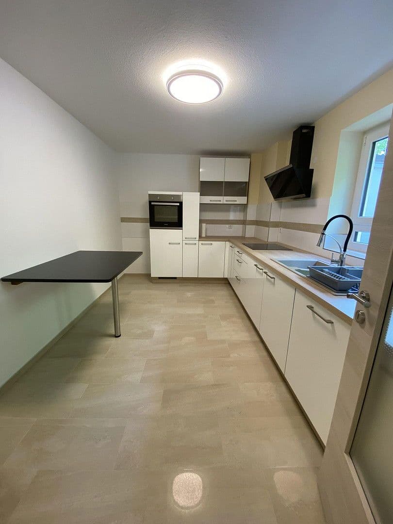 Prenájom bytu 3-izbový 95 m², Wiesbaden, Hesensko Prenájom bytu 3-izbový 95 m², Wiesbaden, Hesensko