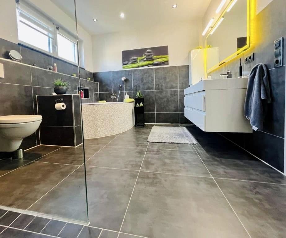 Predaj domu 233 m², pozemek 1.915 m², Gomaringen, Bádensko-Wurttembersko Predaj domu 233 m², pozemek 1.915 m², Gomaringen, Bádensko-Wurttembersko