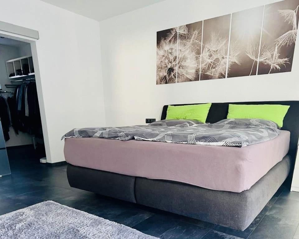 Predaj domu 233 m², pozemek 1.915 m², Gomaringen, Bádensko-Wurttembersko Predaj domu 233 m², pozemek 1.915 m², Gomaringen, Bádensko-Wurttembersko