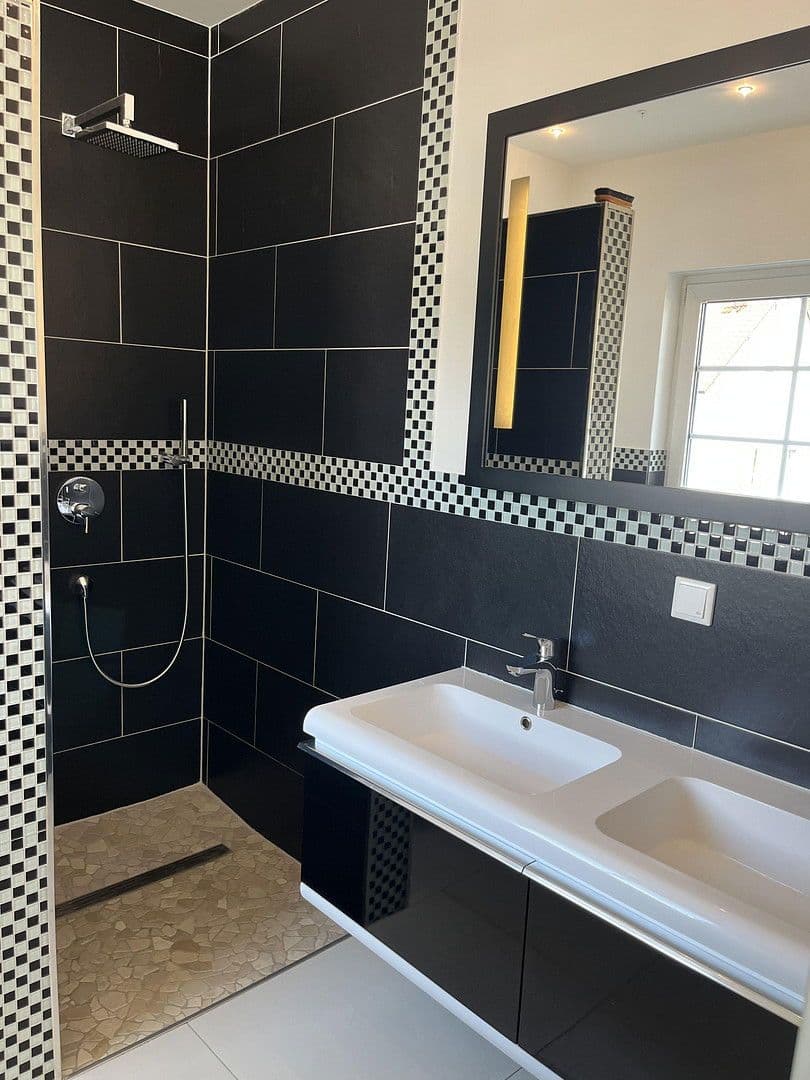 Predaj domu 161 m², pozemek 512 m², Hagensche Strasse 40, Lage, Severné Porýnie - Westfálsko Predaj domu 161 m², pozemek 512 m², Hagensche Strasse 40, Lage, Severné Porýnie - Westfálsko