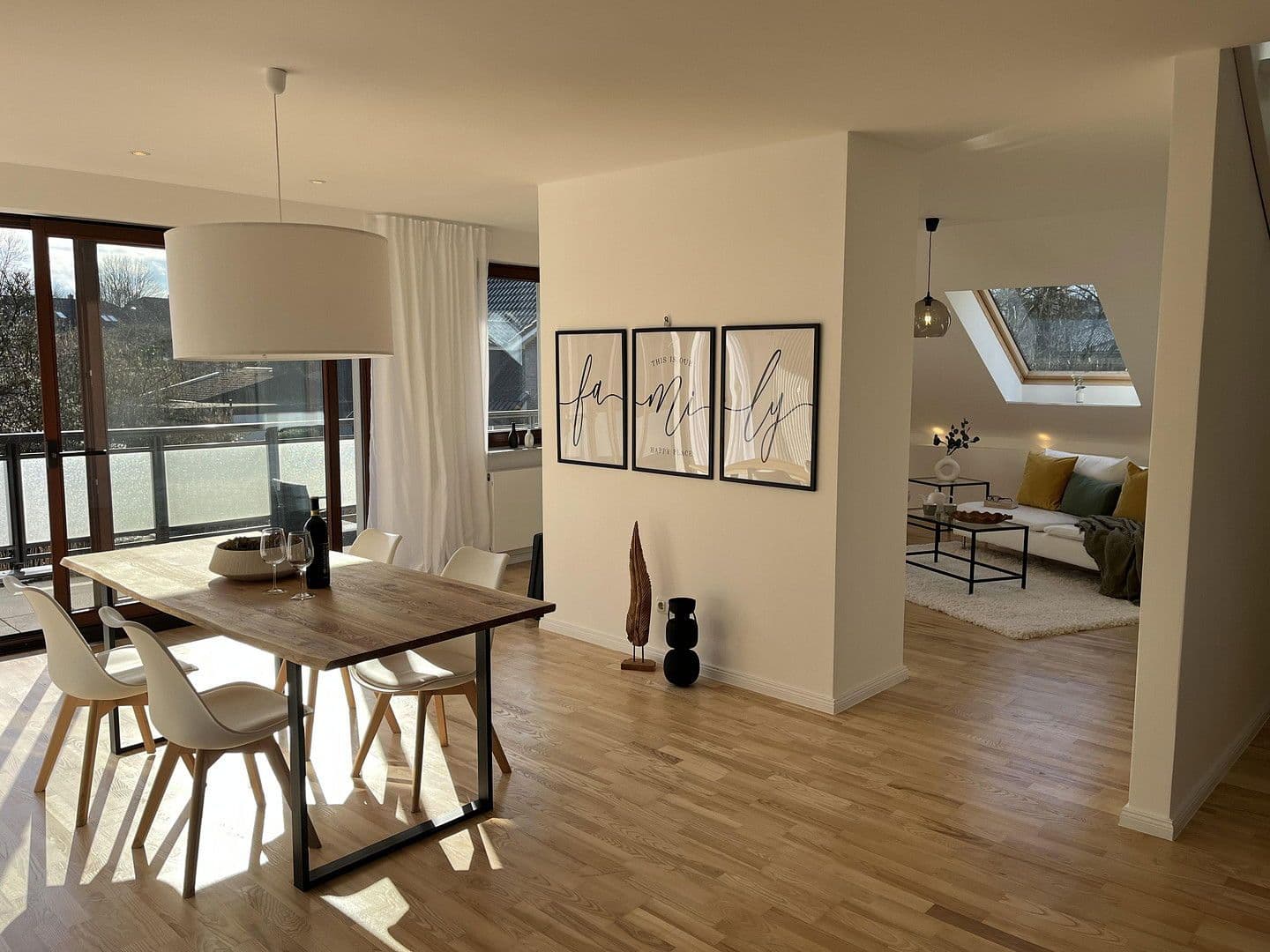 Predaj domu 170 m², pozemek 400 m², Buchholz in der Nordheide, Dolné Sasko Predaj domu 170 m², pozemek 400 m², Buchholz in der Nordheide, Dolné Sasko