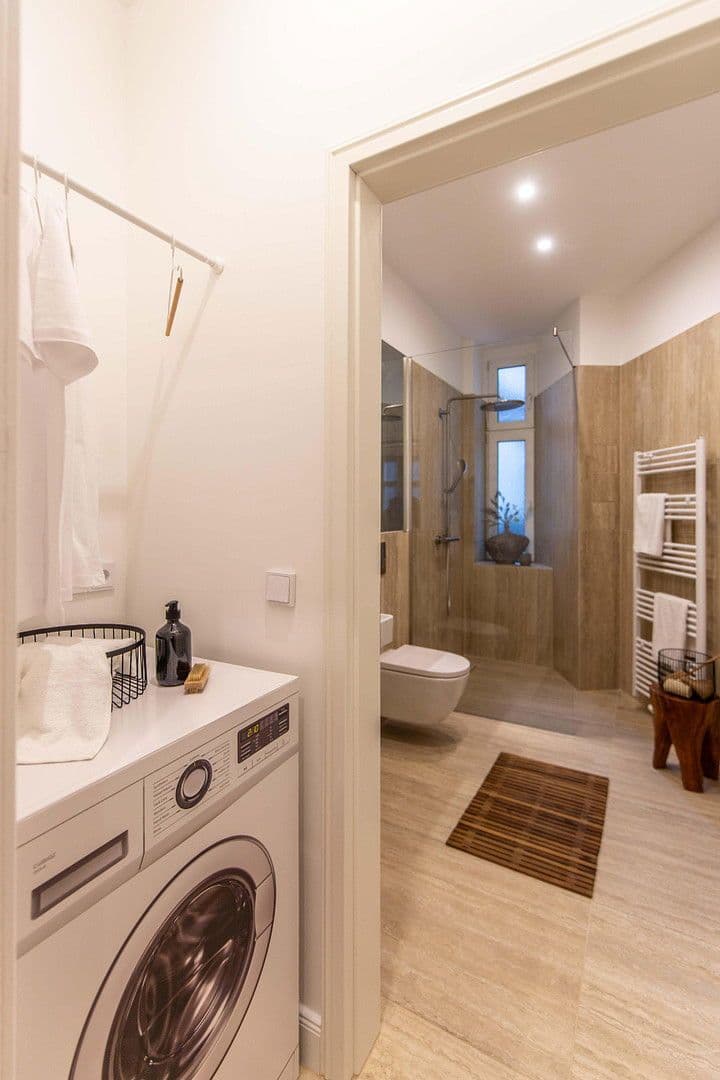 Predaj bytu 4-izbový 85 m², Düsseldorfer Straße 14, Berlin, Berlín Predaj bytu 4-izbový 85 m², Düsseldorfer Straße 14, Berlin, Berlín