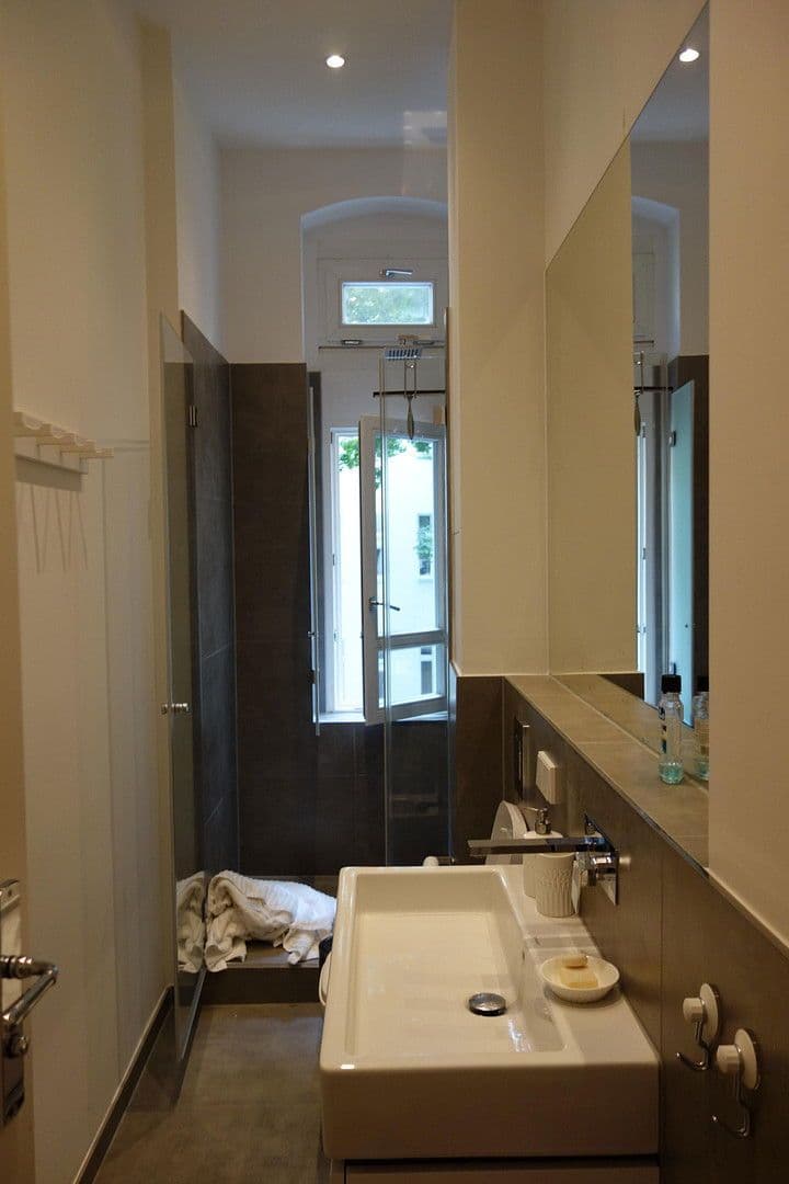 Prenájom bytu 2-izbový 55 m², Thomasiusstr. 8, Berlin, Berlín Prenájom bytu 2-izbový 55 m², Thomasiusstr. 8, Berlin, Berlín