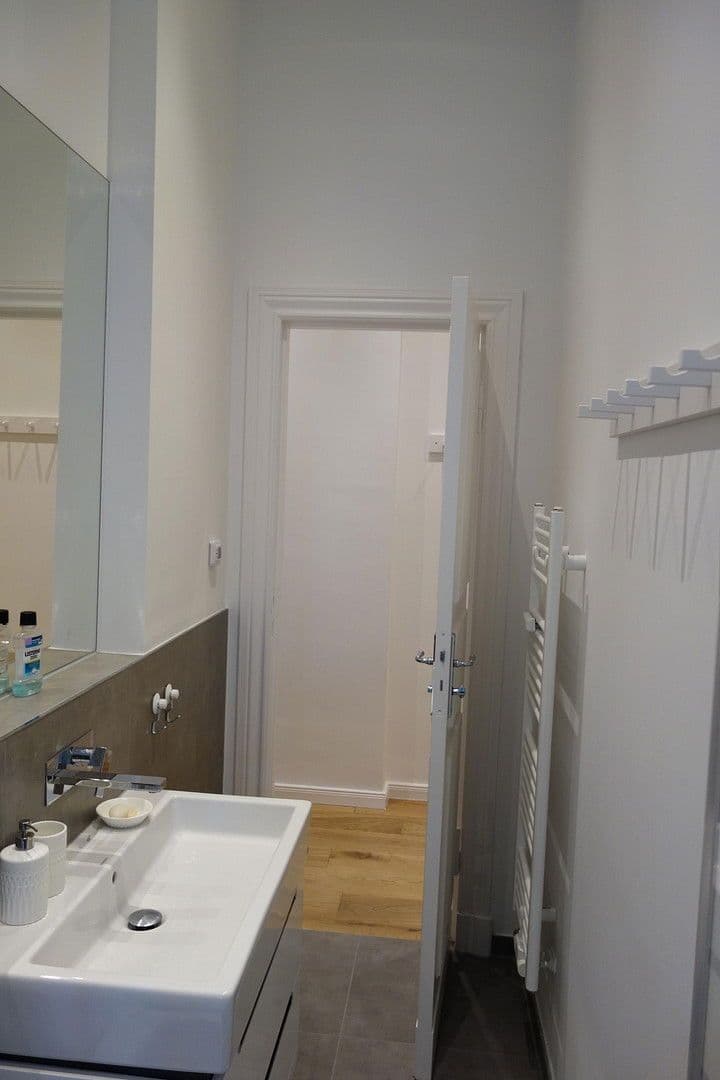 Prenájom bytu 2-izbový 55 m², Thomasiusstr. 8, Berlin, Berlín Prenájom bytu 2-izbový 55 m², Thomasiusstr. 8, Berlin, Berlín