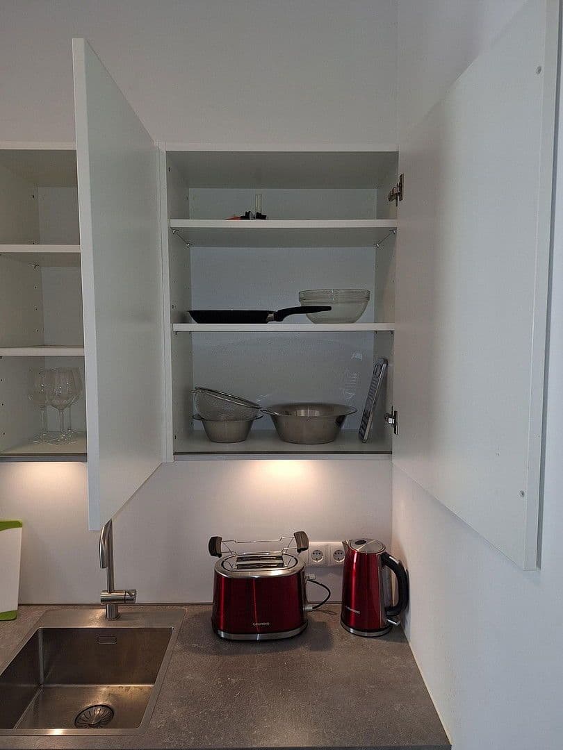 Prenájom bytu 1-izbový 46 m², Fritz-Reuter-Str.3, Berlin, Berlín Prenájom bytu 1-izbový 46 m², Fritz-Reuter-Str.3, Berlin, Berlín