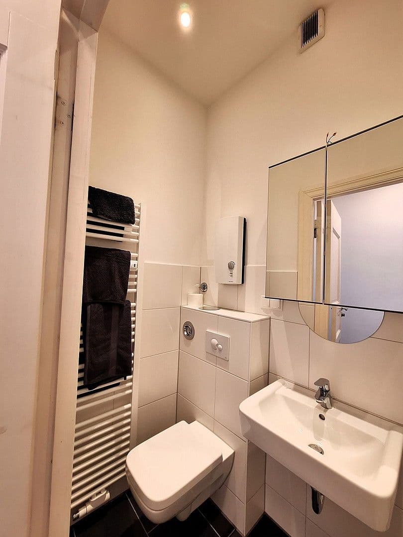 Prenájom bytu 1-izbový 46 m², Fritz-Reuter-Str.3, Berlin, Berlín Prenájom bytu 1-izbový 46 m², Fritz-Reuter-Str.3, Berlin, Berlín