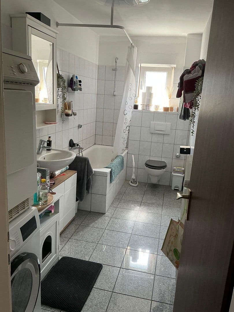 Prenájom bytu 2-izbový 74 m², Knappenweg 50a, Mülheim an der Ruhr, Severné Porýnie - Westfálsko Prenájom bytu 2-izbový 74 m², Knappenweg 50a, Mülheim an der Ruhr, Severné Porýnie - Westfálsko