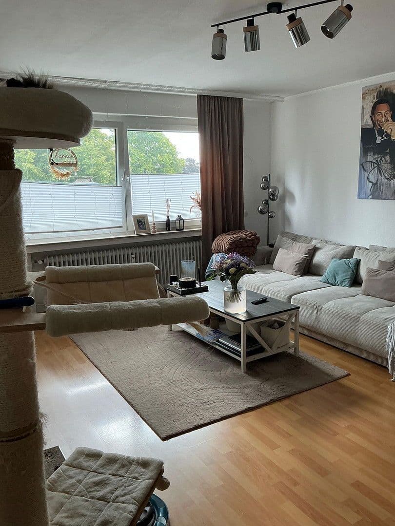 Prenájom bytu 2-izbový 74 m², Knappenweg 50a, Mülheim an der Ruhr, Severné Porýnie - Westfálsko Prenájom bytu 2-izbový 74 m², Knappenweg 50a, Mülheim an der Ruhr, Severné Porýnie - Westfálsko