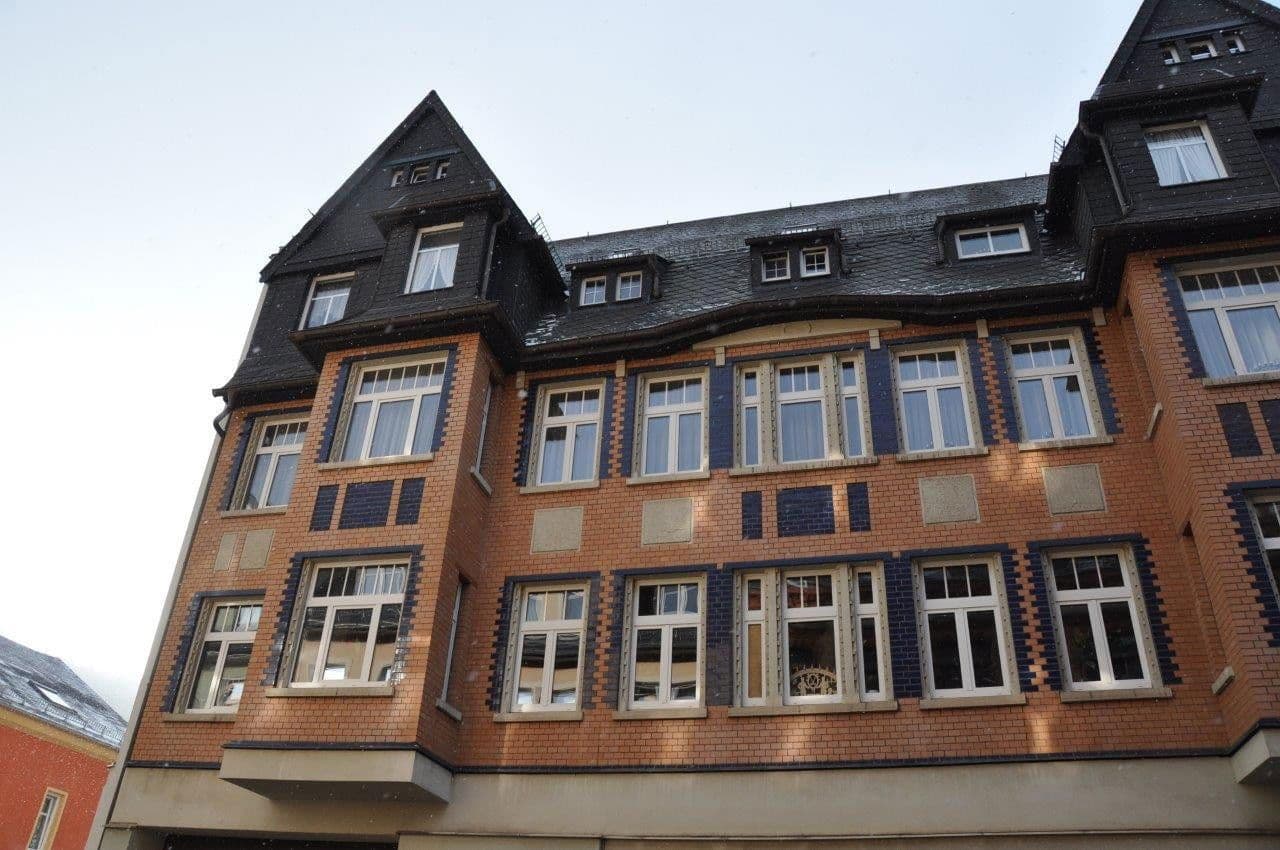 Predaj domu 762 m², pozemek 900 m², Ernst-Bauchstr. 4, Aue-Bad Schlema, Sasko Predaj domu 762 m², pozemek 900 m², Ernst-Bauchstr. 4, Aue-Bad Schlema, Sasko